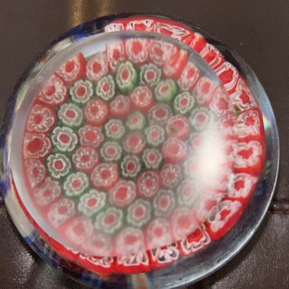 Glass paperweight - Picture 3 of 8